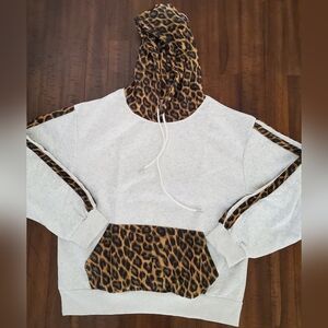 NWOT Women's Light Gray + Leopard Print Oversized Hoodie - Size L